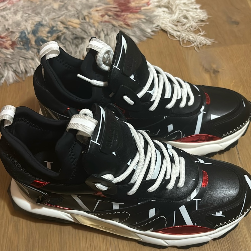 Valentino Garavani Sneakers NWOT
